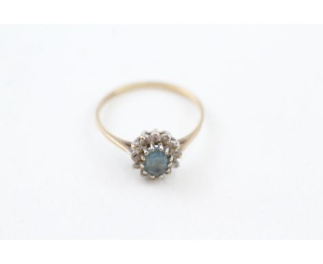 9ct gold vintage blue gemstone &amp; cubic zirconia cluster rrin (0.9g)
