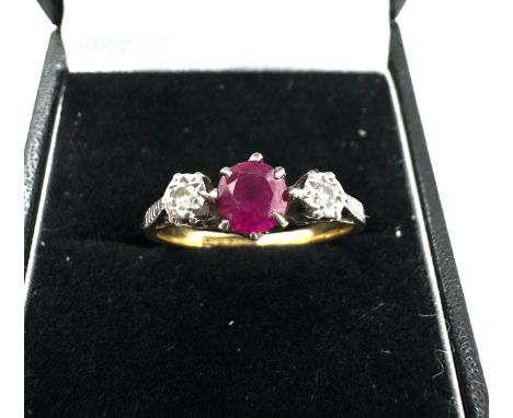 18ct gold ruby &amp; diamond ring weight 2.7g