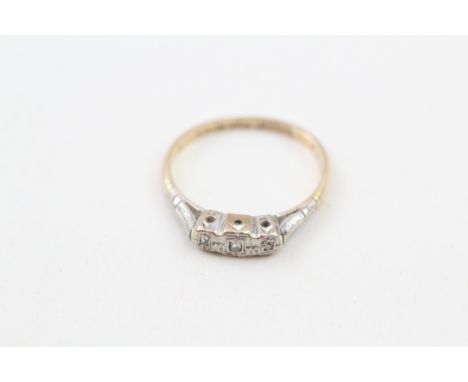 9ct gold &amp; platinum vintage diamond three stone ring with patterned shoulders (1.8g)
