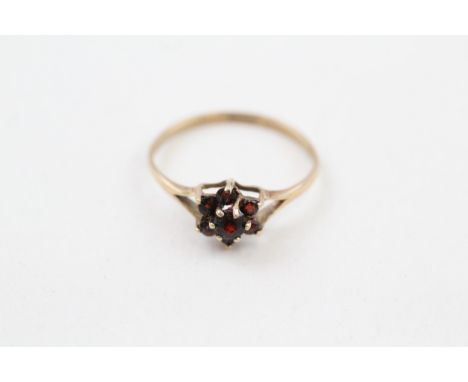 9ct gold vintage garnet cluster ring (1.1g)