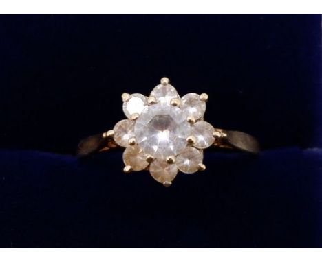 A 9 carat gold paste cluster ring, size Q, 2g 