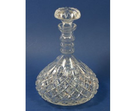 A cut glass decanter, 24cm tall 