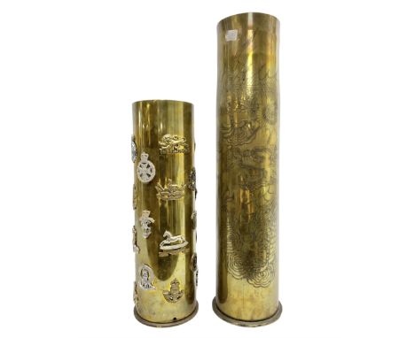 WW1 German brass shell case inscribed PATRONENFABRIK KARLSRUHE 1917 decorated with a large Chinese style dragon H50cm; and an