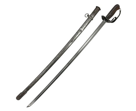 WW2 Japanese Model 1899 Type 32 'Ko' pattern cavalry sword, with 82.5cm single edged, slightly curved blade with narrow fulle