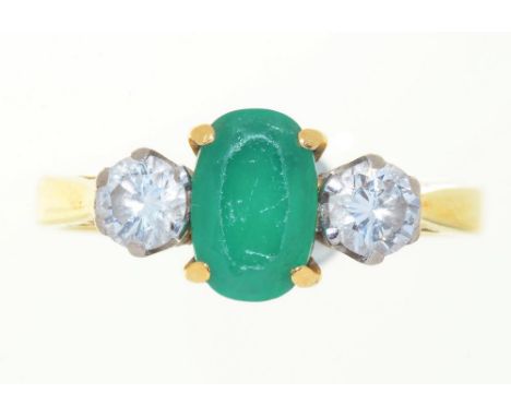 AN EMERALD AND DIAMOND RING, DIAMONDS 0.5 CT APPROX, EMERALD 0.7 CT APPROX, IN 18CT YELLOW GOLD, 3G, SIZE I++IN GOOD CONDITIO