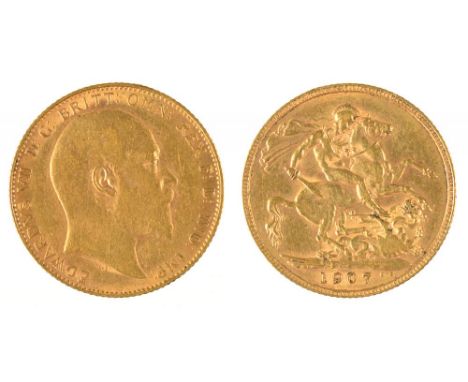 GOLD COIN. SOVEREIGN, 1907++IN GOOD CONDITION, WITH LIGHT WEAR CONSISTENT WITH AGE