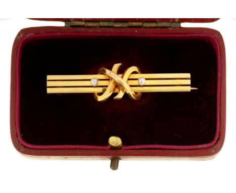 A SEED PEARL BAR BROOCH IN GOLD, MARKED 15C, CASED, 4.5G++LIGHT WEAR CONSISTENT WITH AGE