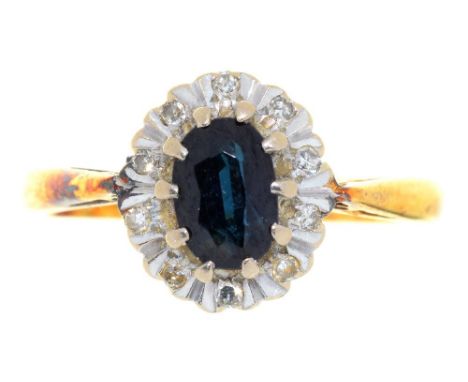 A SAPPHIRE AND DIAMOND RING, IN 18CT YELLOW GOLD, 3G, SIZE J++IN GOOD CONDITION, WITH LIGHT WEAR CONSISTENT WITH AGE