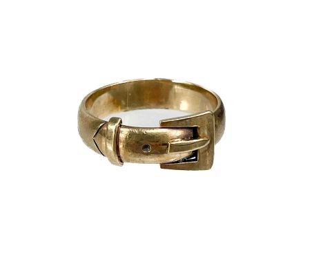 A modern 9ct buckle ring. Size L 1/2, 3.6g.