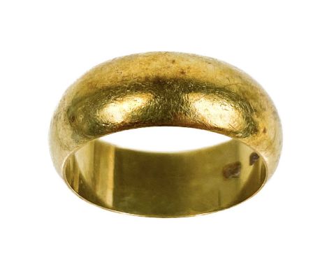 A 9ct D-section band ring. London 1971, 6g.