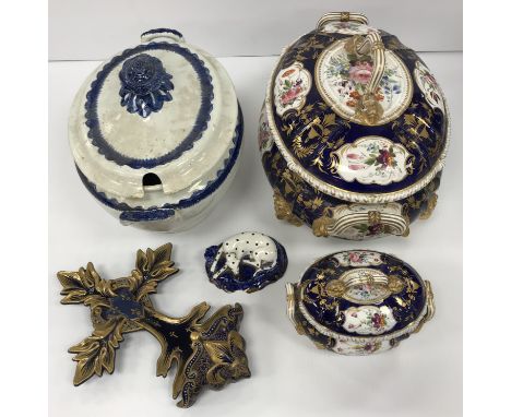 A 19th Century Crown Derby lidded tureen, together with matching sauce tureen, 19 cm high excluding handle (broken), a 19th C