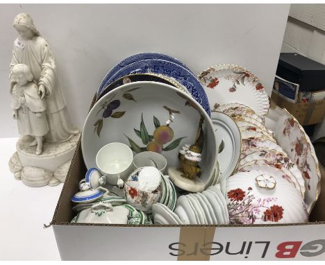 A box of various china wares to include five Maling willow pattern transfer decorated plates, Copelands china floral decorate
