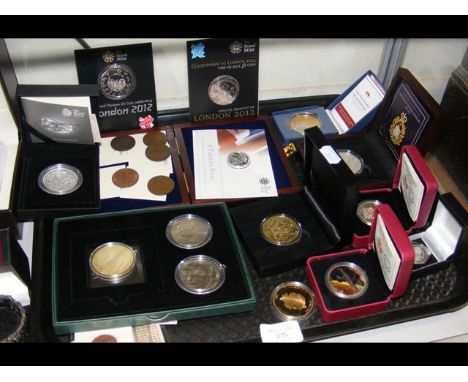 Various collectable coinage, including "The Royal Birth 2013 UK £5 Silver Proof Coin" 