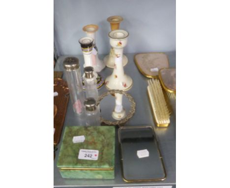 A GREEN ALABASTER TABLE CIGARETTE BOX, A PORTABLE EASEL TOILET MIRROR, AND FOUR DRESSING TABLE CANDLESTICKS, TWO GLASS TOILET