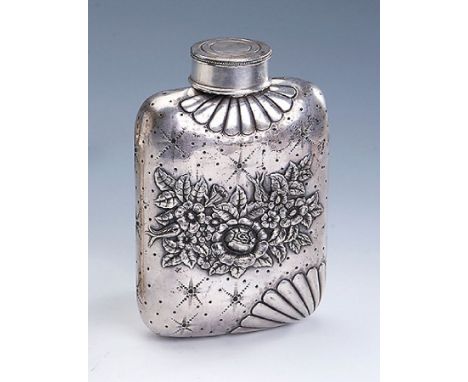 Großer Flachmann,   Silber gepr., um 1900, ca. 15 x 10 cm, florales Dekor, Deckel als Becherchen benutzbar, ca. 280 gBig hip 