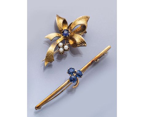 Konvolut 2 14 kt Gold Broschen um 1910,   1 x GG 585/000, gepr., stil. Schleifenform, Hammerschlagverz., kl. blauer Saphir ca