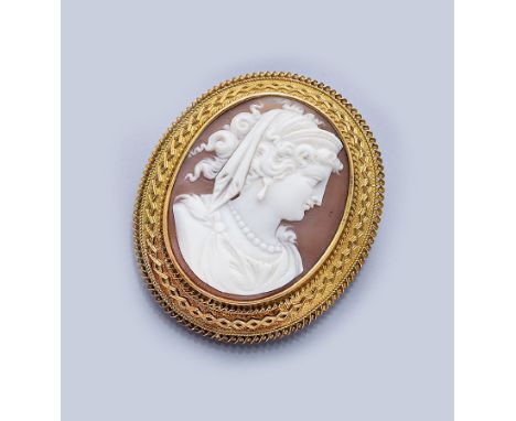 14 kt Gold Brosche mit Muschelkamee,   um 1880/90, Fassung GG 585/000 gepr., Kordelverz., Kamee mit Frauenportrait, guter Sch