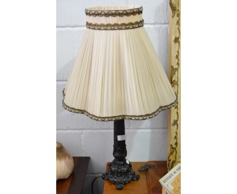 Composition table lamp, with shade, 65cm and a brass lamp base (2).