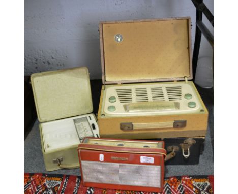 Vintage Roberts transistor radio, a Vidor transistor, Florante portable transistor and a portable typewriter (4).