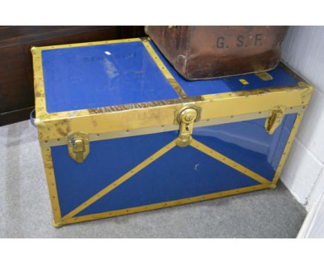 Metal faced blue trunk, (locked), width 91cm.