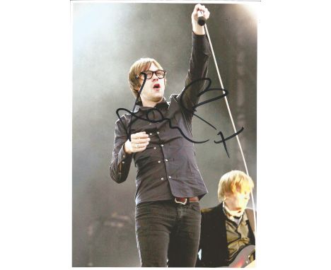 Singer Thomas Meighan signed 12x8 colour photo in excellent condition. Thomas Peter Meighan is an English singer and musician