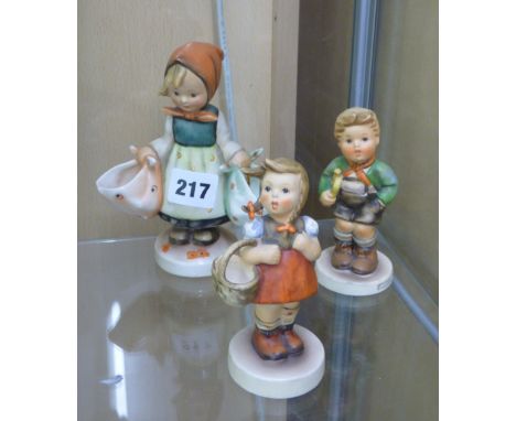 W. GERMAN GOEBEL HUMMEL FIGURINE: TRUMPET BOY A/F AND LITTLE SHOPPER FIGURINE AND MOTHERS DARLING A/F