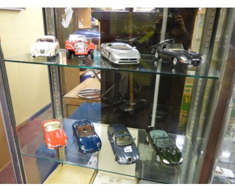 ASSORTED DIE CAST MODELS OF JAGUAR CARS 1:18 SCALE INC EXAMPLES BY BURAGO, MAISTO ETC