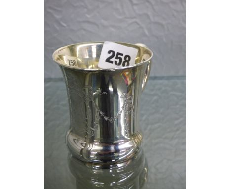 HM SHEFFIELD SILVER WALKER AND HALL ENGRAVED CHRISTENING TANKARD 2.4OZ APPROX 7.5CM HIGH APPROX 