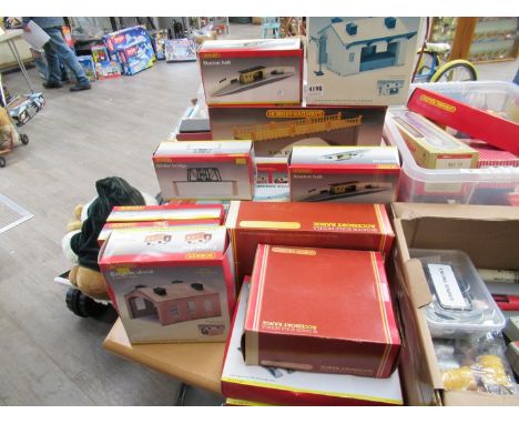 A collection of boxed Hornby 00 gauge buildings and accessories  including Station Terminus, River Bridge, Elevated Track Sup