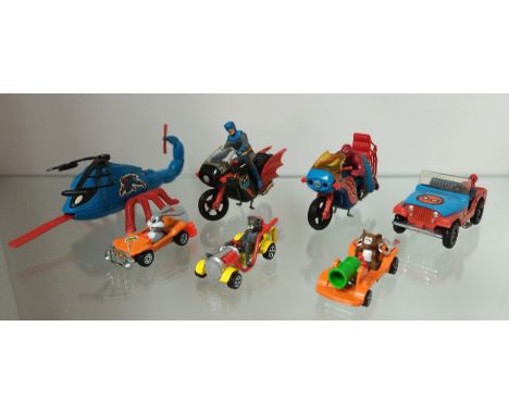Vintage corgi to include Tom & Jerry (1940), Cannon Bear and Bugs Bunny.Along with 1970's Corgi Spiderman/Batman motorbike, j