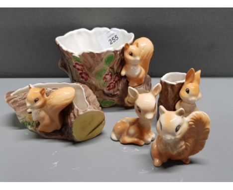 5 PICES OF FAUNA HORNSEA POTTERY ANIMALS SQUIRREL TROUGH, RABBITS AND DOE