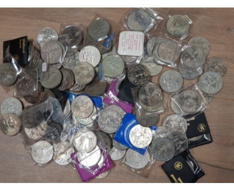 BAG CONTAINING 100 UK 1977 SILVER JUBILEE CROWNS