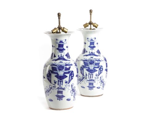 A PAIR OF CHINESE PORCELAIN BLUE AND WHITE VASE TABLE LAMPS LATE 19TH / EARLY 20TH CENTURY of baluster form, painted with a v