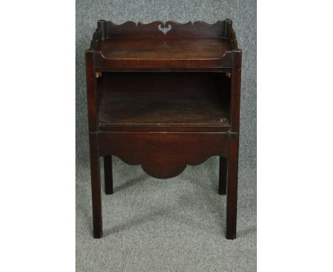 Commode, Georgian mahogany. H.83 W.59 D.45cm. 
