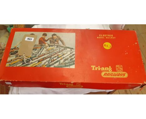 A vintage boxed RS.3 Tri-Ang railways OO gauge Pullman set with Britannia engine and tender