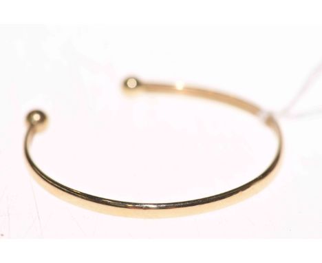 9 carat gold torque bangle, 2.9 grams