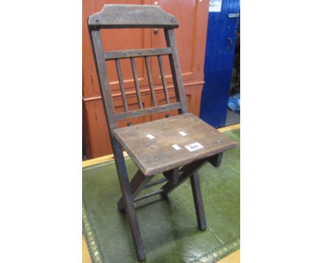Small vintage stained folding child or doll's chair. (B.P. 24% incl. VAT)