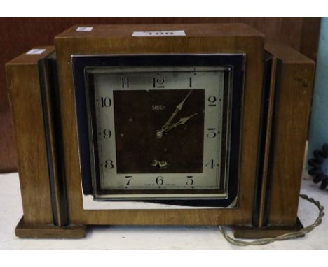 Smith's Art Deco design electric mantel clock. (B.P. 24% incl. VAT)