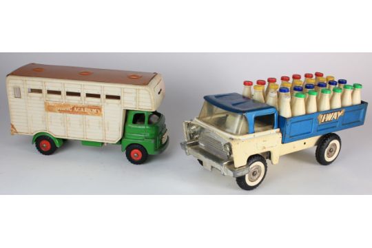 toy horse lorry