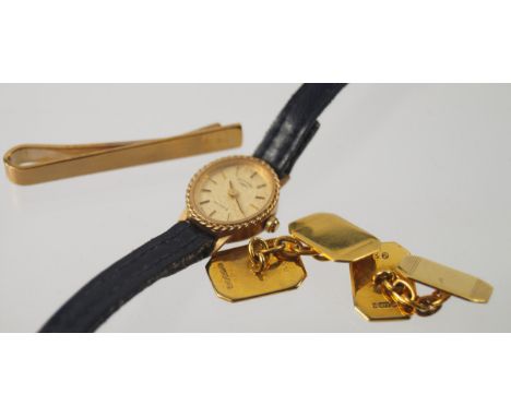 A pair of 9ct gold chain link octagonal cuff links, with engine turned decoration and a 9ct gold tie pin, 11.0g, together wit