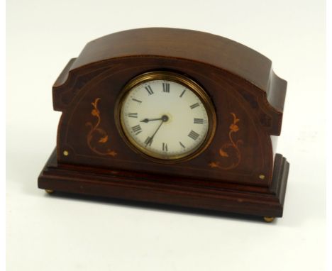 An Edwardian mahogany and inlaid mantel clock, enamel dial bearing Roman numerals, Buren, Swiss clockwork movement, 25cm x 9c