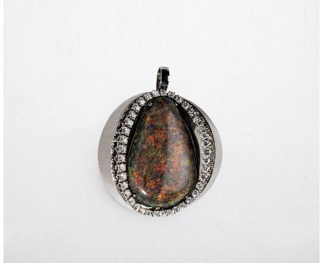 Großer Brosch-Anhänger mit Opal und Brillanten 585-er Weißgold, Gesamtgewicht 30 g. Runder Anhänger mit scharnierter Anhänger