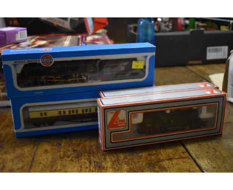 Lima:&nbsp;OO gauge, two locomotives, Nos: 205117 and 205110; together with an Airfix No: 54121-3 and 54250-0 coach, all boxe