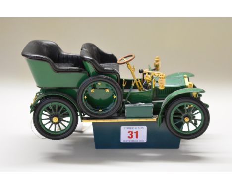 Franklin Mint: A 1905 Rolls Royce 10hp 90th Anniversary edition 1:16th scale model. 