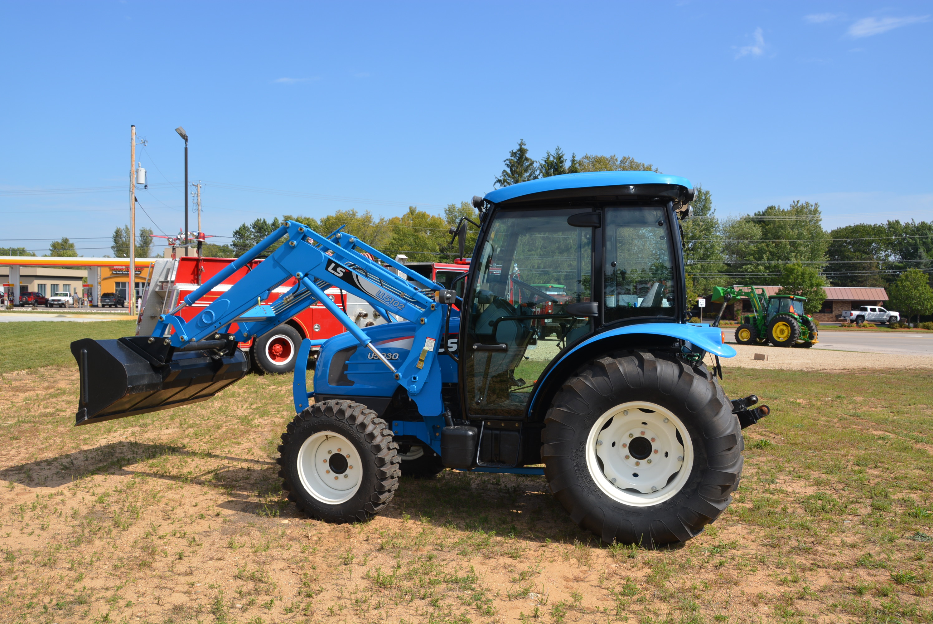 LS U5030 Diesel 4x4 Tractor with LS LL5102 quick attach loader, C.A.H