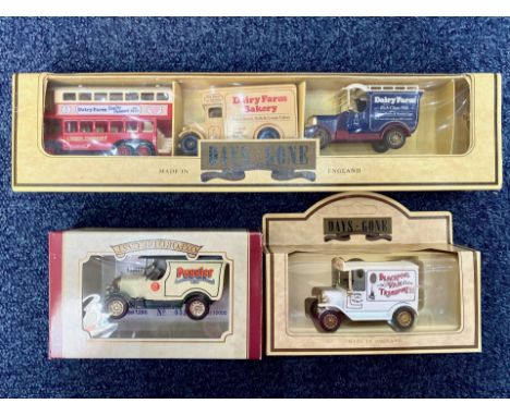 Collection of Die Cast Models, comprising two Vintage Model Vehicle Advertyising Vans, Co-operative and Federation Flour, a C