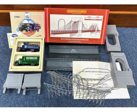 Railway Interest - Hornby Railways R179 Grand Suspension Bridge, boxed 00 gauge model.  Together with Corgi The Ruddles Bedfo