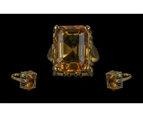 Superb 18ct Gold Single Stone Citrine Set Dress Ring of excellent design and setting, marked 18ct to interior of shank, the r