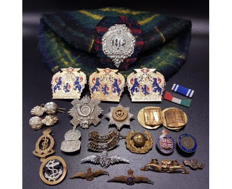 SELECTION OF MILITARY BADGESincluding Royal Navy Submarine Service, Highland Light Infantry, The Royal Highland fusiliers-Pri