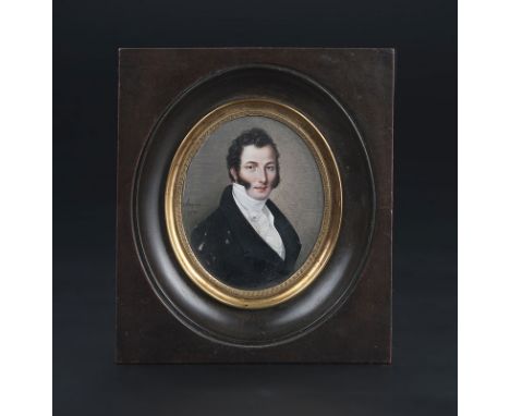 Hippolyte Chapon (1790-?) &nbsp &nbsp miniature ovale sur ivoire 1821 représentant un&nbsp portrait d'homme en buste de trois